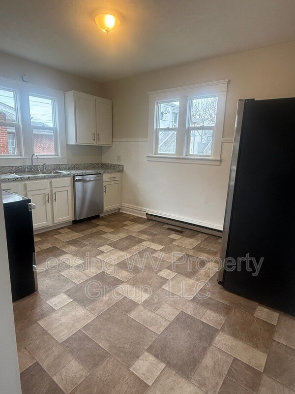 2914 Virginia Ave in Hurricane, WV - Building Photo - Building Photo