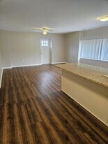 6455 Lake Ave, Unit 1 in Orchard Park, NY - Building Photo