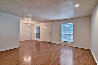 2401 Leon St in Austin, TX - Building Photo - Building Photo