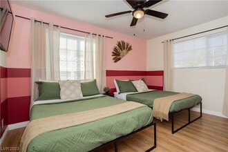 2205 Santa Paula Dr in Las Vegas, NV - Building Photo - Building Photo