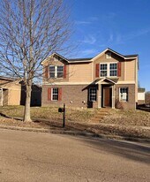 9966 Branley Oak Dr in Cordova, TN - Building Photo