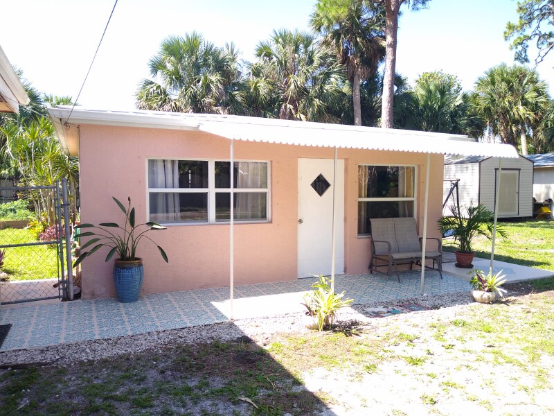 501 SW Riveredge Dr in Stuart, FL - Building Photo