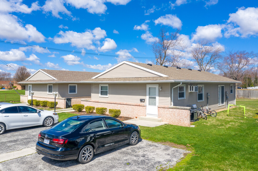 150 Hillcrest Ave in Findlay, OH - Building Photo