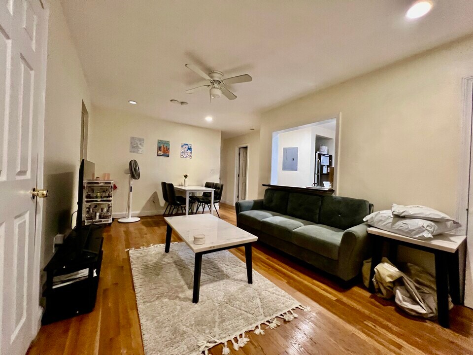 62 Egmont St in Brookline, MA - Building Photo