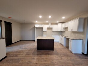 1640 Keanan Ln in Altoona, WI - Building Photo - Building Photo
