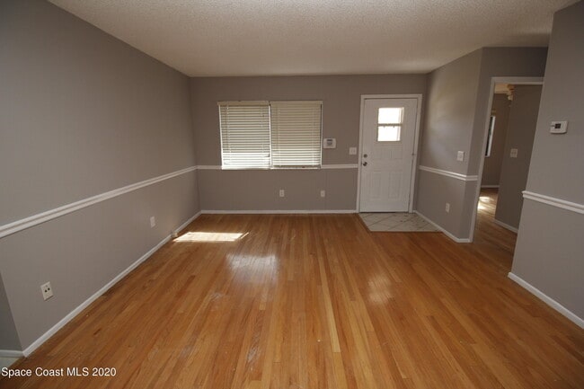 1047 Grandeur St SE in Palm Bay, FL - Building Photo - Building Photo
