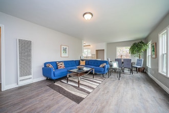 2007 W Reeve St in Compton, CA - Foto de edificio - Building Photo