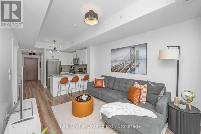 108-108 Garment St
