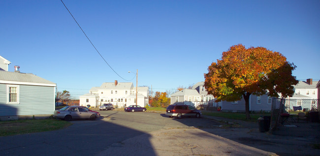 Snug Harbor in Quincy, MA - Foto de edificio - Building Photo