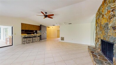733 Tropical Cir in Siesta Key, FL - Building Photo - Building Photo