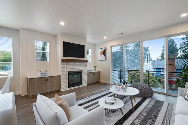 Luxurious University Park townhome near St... in Portland, OR - Building Photo - Building Photo