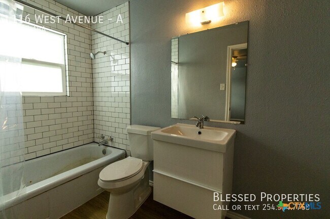 116 West Ave in Killeen, TX - Foto de edificio - Building Photo
