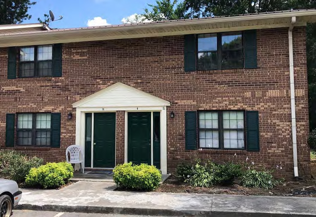 Briarwood Apartments in Calhoun, GA - Building Photo