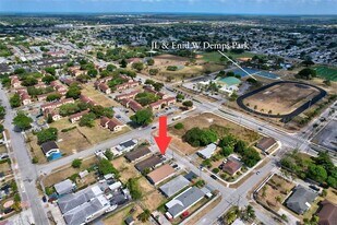 11467 SW 215th St, Unit 11467 in Miami, FL - Building Photo