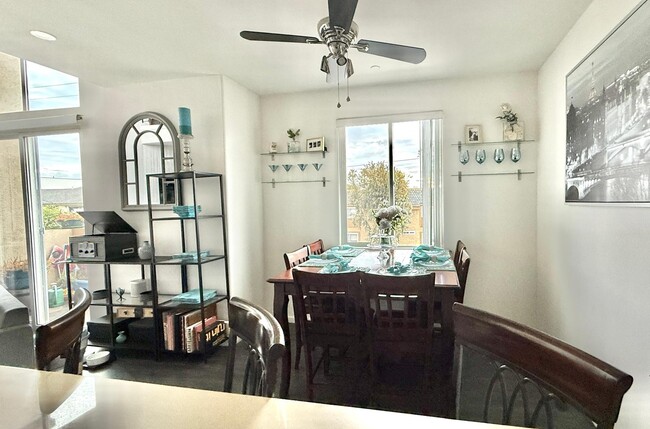 5227 Denny Ave, Unit 30 in North Hollywood, CA - Building Photo - Building Photo