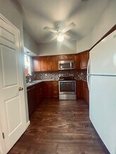 3300 Bellefontaine in Houston, TX - Building Photo - Building Photo