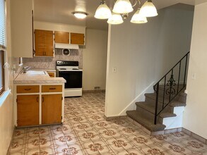 211 Magnolia Ave, Unit A in East Rochester, NY - Building Photo - Building Photo