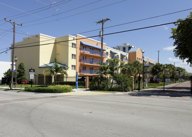 Tropical Pointe in North Miami, FL - Building Photo - Building Photo