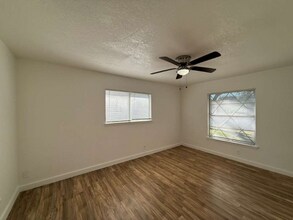 4107 Hunting Path in San Antonio, TX - Building Photo - Building Photo