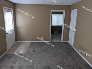 10006 Drury Ave in Kansas City, MO - Building Photo - Building Photo