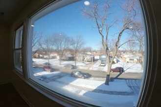 8017 W Churchill Ave in Niles, IL - Foto de edificio - Building Photo