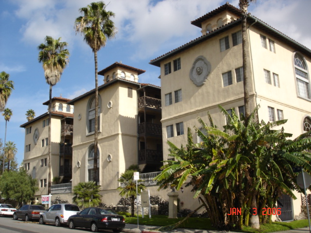 1460 N Mansfield Ave, Unit 112 in Los Angeles, CA - Building Photo