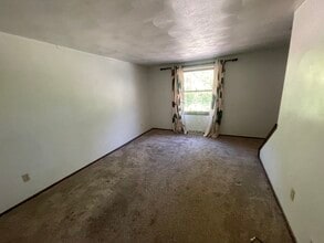 155 Garfield Way in Follansbee, WV - Building Photo - Building Photo