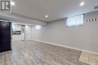 508 Upper Gage Ave in Hamilton, ON - Building Photo - Building Photo