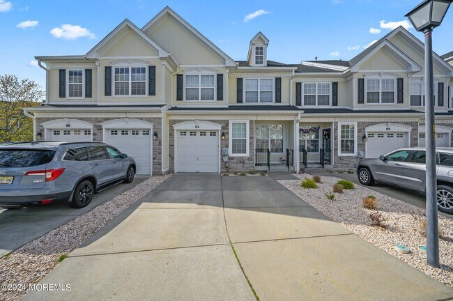 94 Brookfield Dr in Jackson Township, NJ - Building Photo - Building Photo