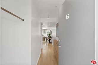 5806 Waring Ave in Los Angeles, CA - Building Photo - Building Photo
