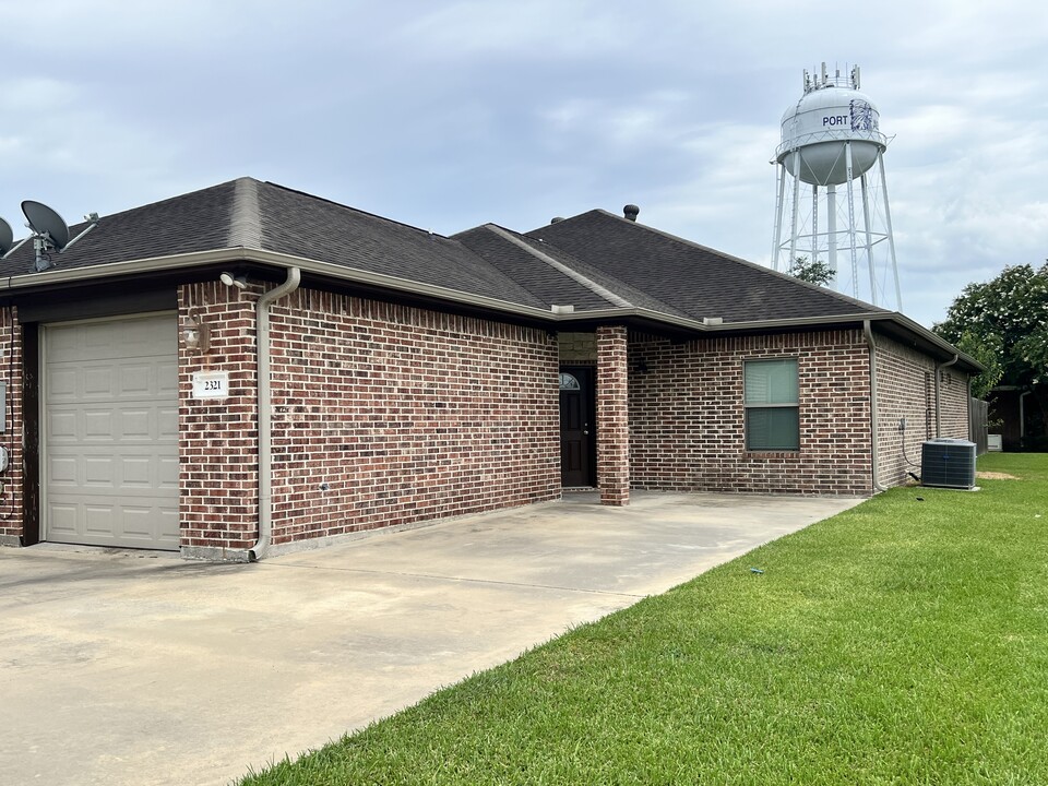 2321 Port Neches Ave in Port Neches, TX - Building Photo