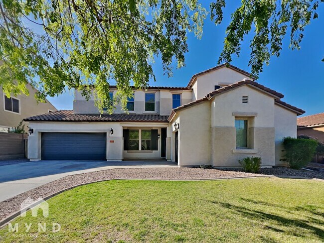 property at 3135 E Muirfield St