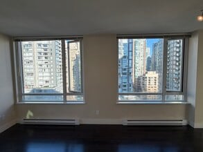 1088 Richards St in Vancouver, BC - Building Photo - Building Photo