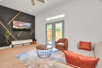 8021 Easter St in Houston, TX - Building Photo - Building Photo