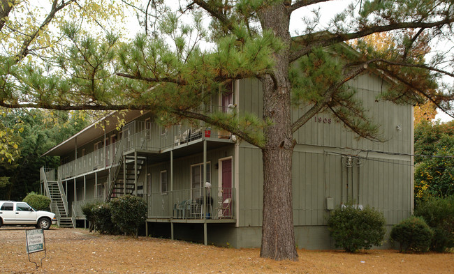 Mitchell Apartments in Durham, NC - Building Photo - Building Photo