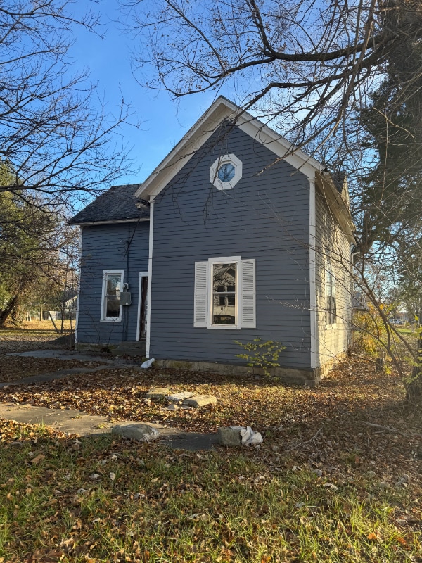 property at 502 S Broadway St