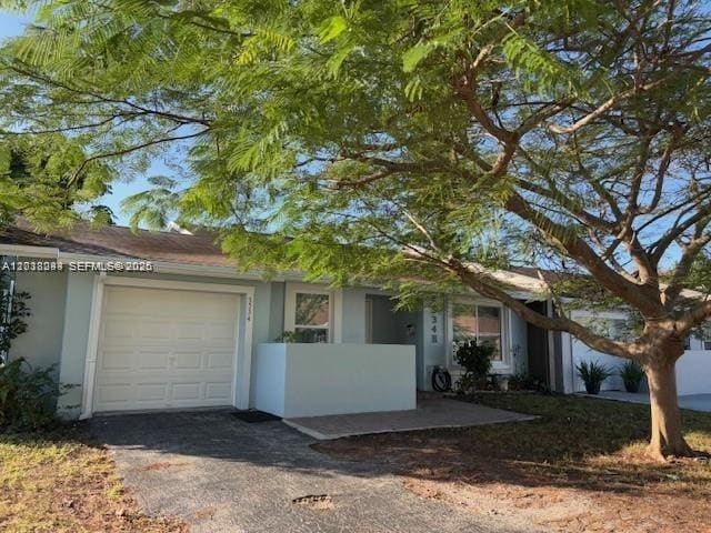 property at 5534 Lakewood Cir S