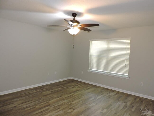 2018 Gren Mill Ct in Gonzalez, FL - Building Photo - Building Photo
