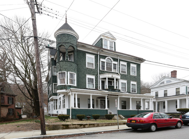 The Huntington in Norwich, CT - Building Photo - Building Photo