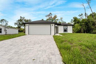 247 Ambler St in Port Charlotte, FL - Building Photo