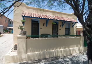 Armory Park Villas in Tucson, AZ - Building Photo - Building Photo