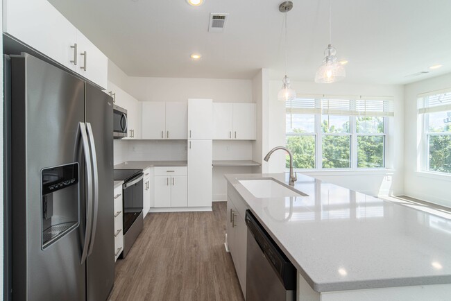 Lansing City View Apartments in Lansing, MI - Building Photo - Building Photo