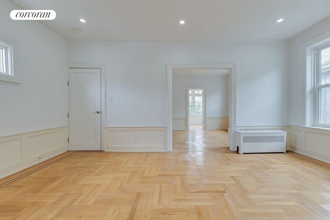 152 E 53rd St in Brooklyn, NY - Building Photo