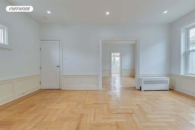 property at 152 E 53rd St