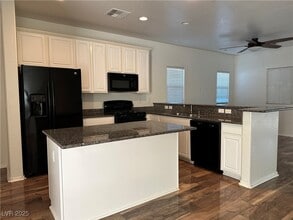 7760 Vestibule Ct in Las Vegas, NV - Building Photo - Building Photo