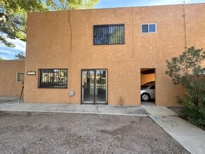 6536 Calle La Paz in Tucson, AZ - Building Photo - Building Photo