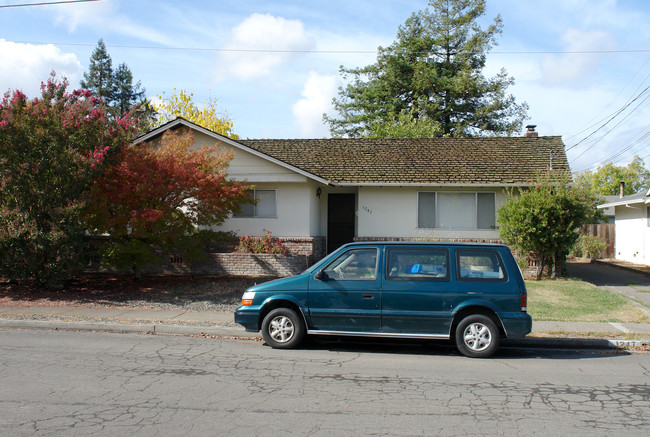 1247 Martha Way in Santa Rosa, CA - Building Photo - Building Photo