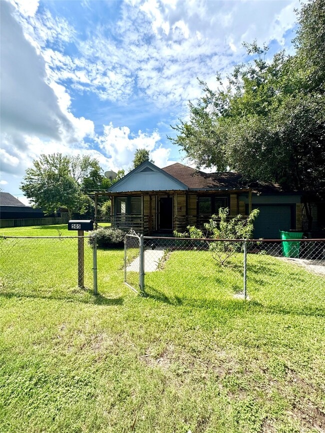 property at 505 E Humble St