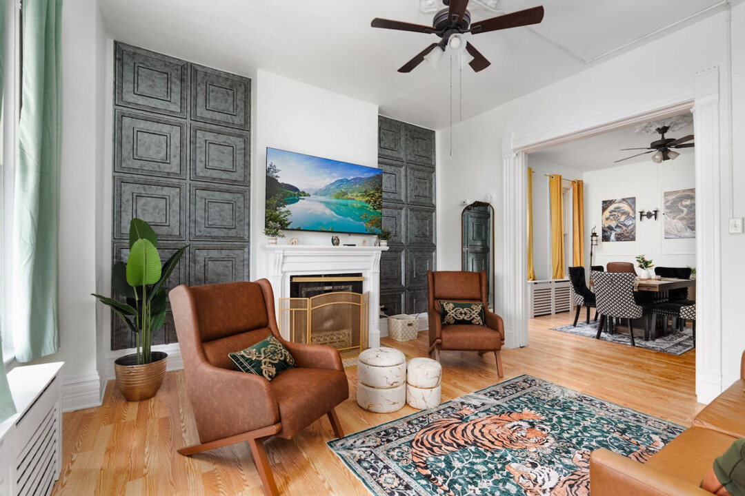 2721 W Congress Pkwy in Chicago, IL - Building Photo