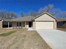 831 Highgarden Cir in Noble, OK - Building Photo